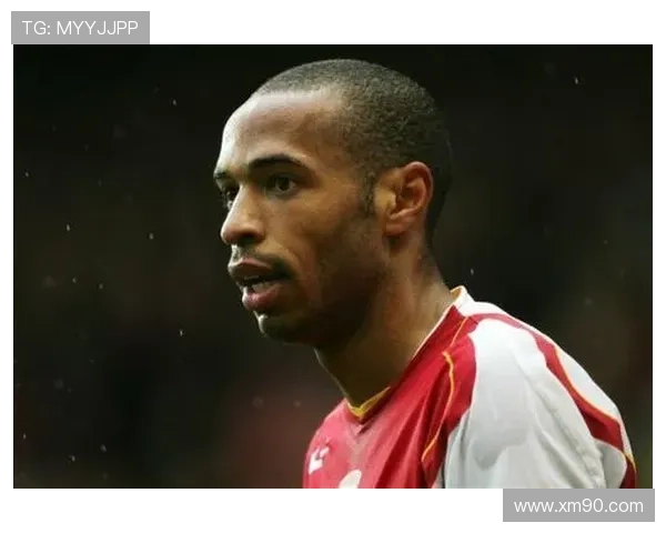 亨利重温巴萨辉煌岁月，展现传奇生涯与多场经典瞬间的回顾