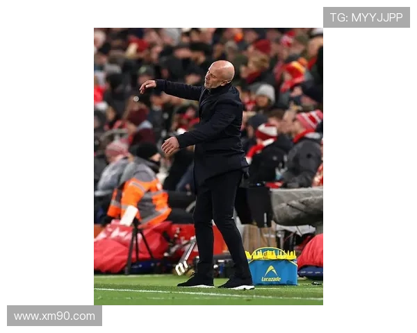 亨德森中场风格稳健,跑动覆盖与组织调度能力持续提升 亨德森中场风格稳健,跑动覆盖与组织调度能力持续提升