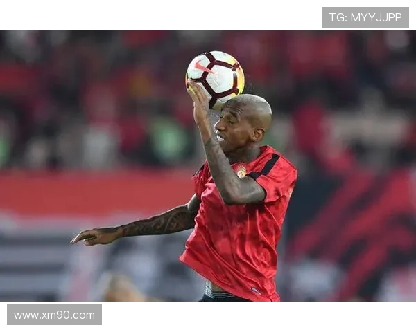 皇马中锋短缺问题逐步反映在关键战表现,对赛季走势形成制约 皇马中锋短缺问题逐步反映在关键战表现,对赛季走势形成制约