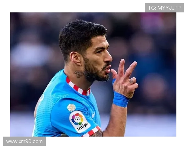 苏亚雷斯：从单箭头到自由中锋的战术角色演变