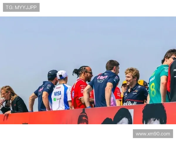 周冠宇赛场上像风，家里竟然是这待遇？普通人想都不敢想！