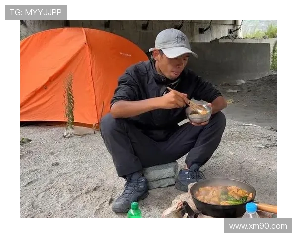 高磊那块表随手一晃能买我两个月房租，旁边围观的表情比看明星还入戏